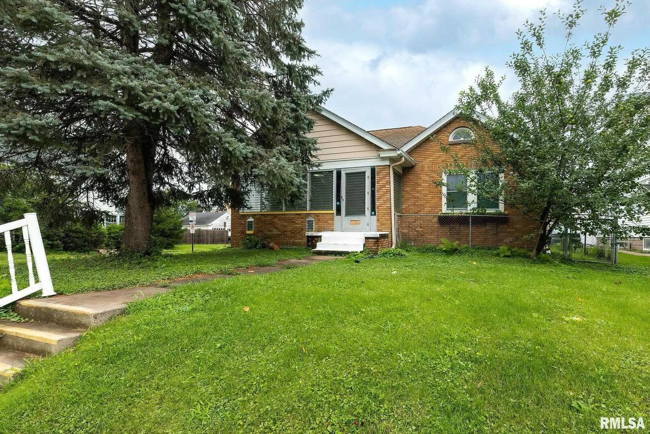 4420 18th Ave., Rock Island, IL 61201