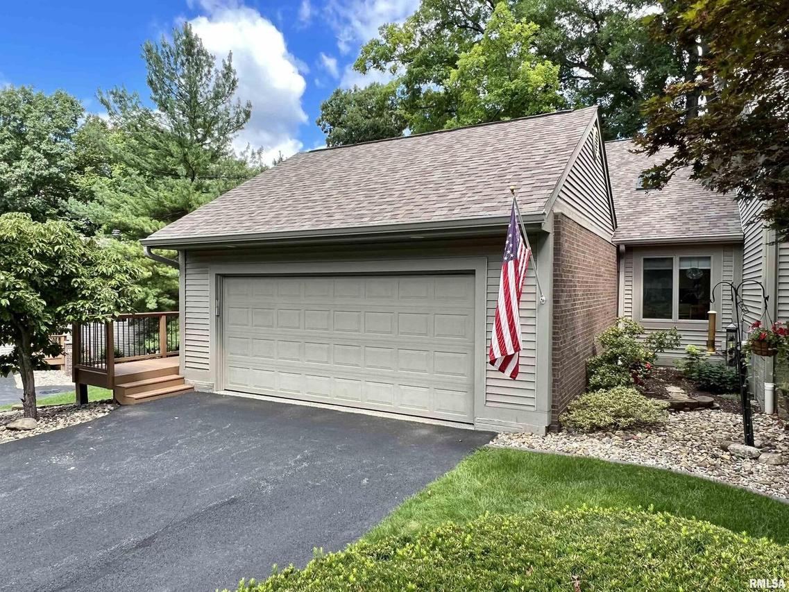 3610 33rd Street Dr., Moline, IL 61265