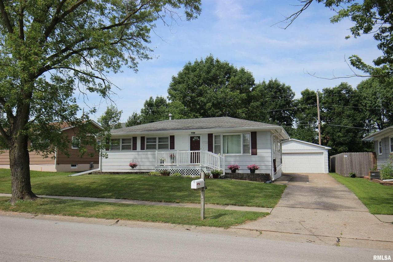 7924 10th St., Rock Island, IL 61201