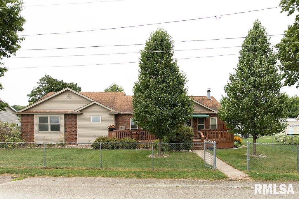 212 1st Ave., Hampton, IL 61256