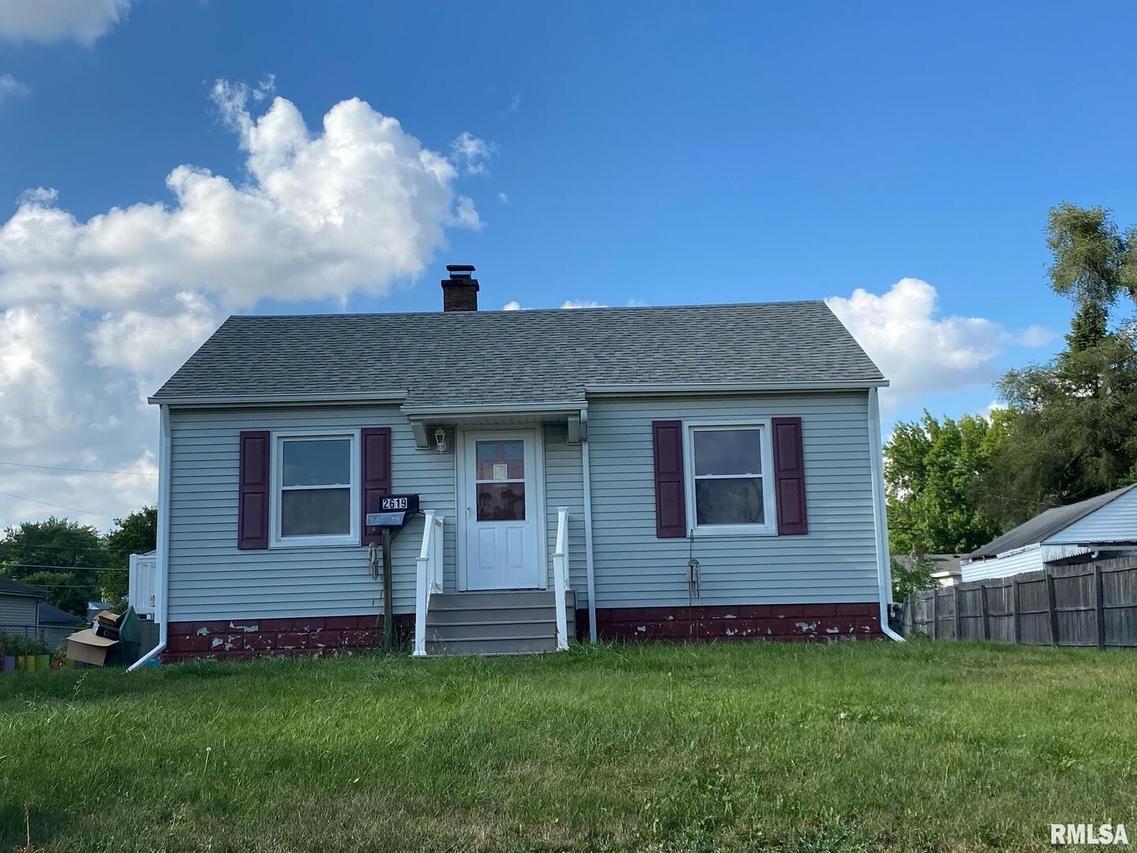 2619 39th Ave., Moline, IL 61265