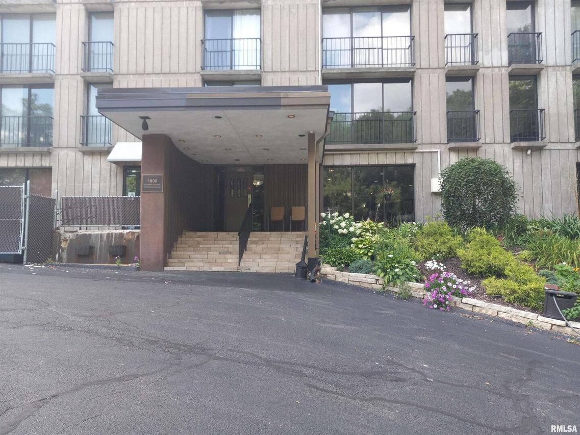 1800 7th St. #12F, East Moline, IL 61244