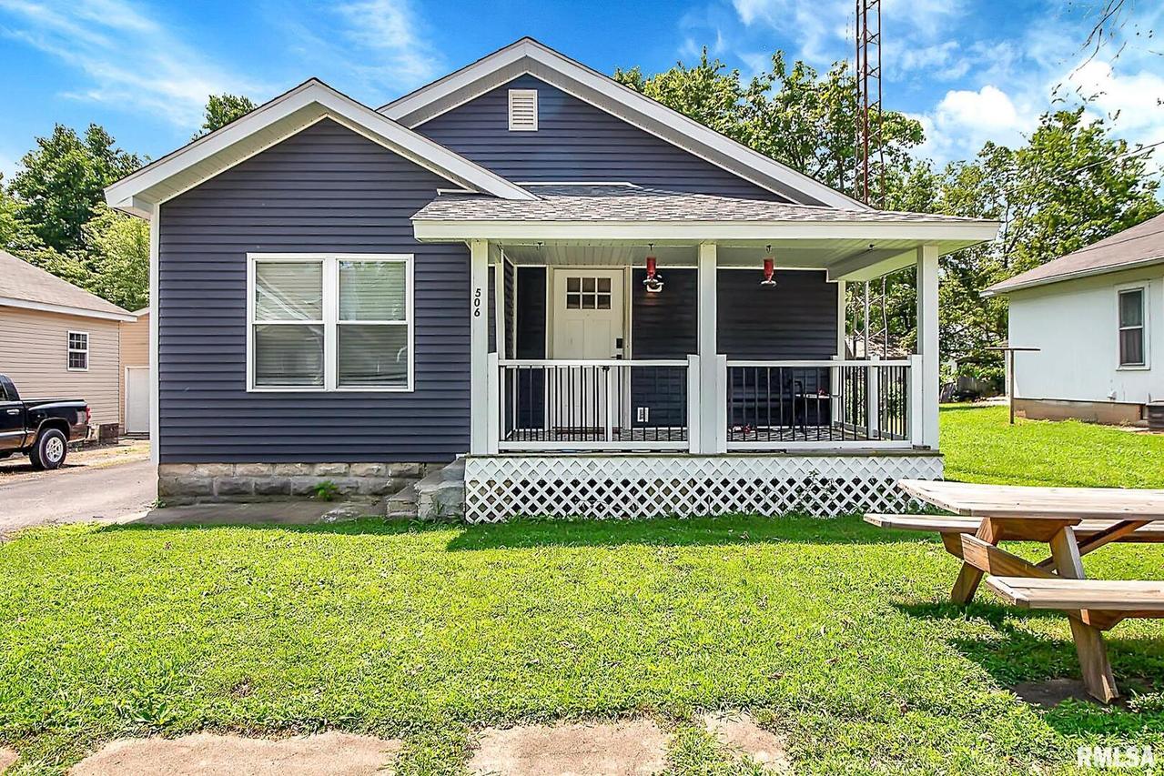 506 Grant St., Dowell, IL