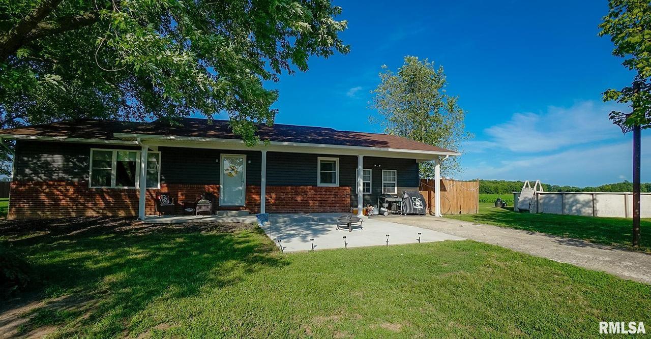 500 N 8th St., Elkville, IL 62932