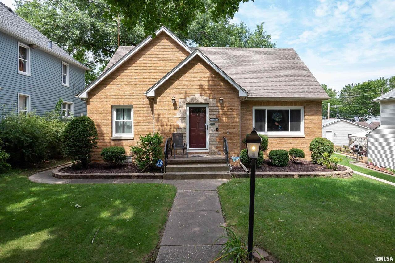 745 21st Ave., East Moline, IL 61244