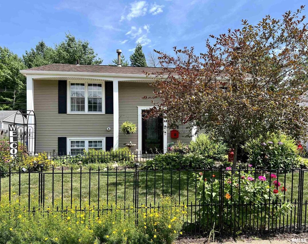 4432 51st St., Moline, IL 61265