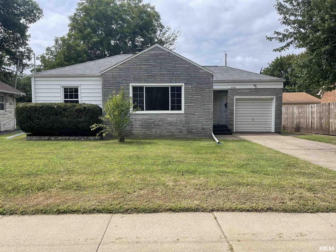 2505 7th St., East Moline, IL 61244