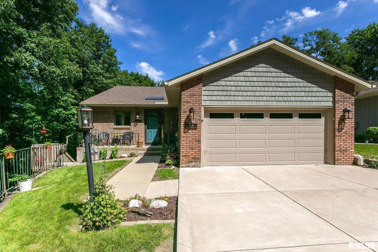 915 23rd Ave., East Moline, IL 61244