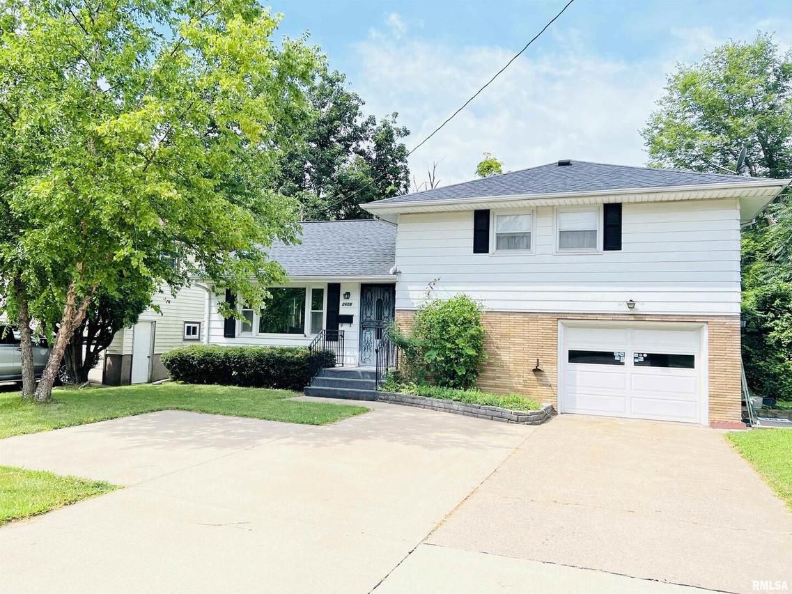 2608 24th St., Rock Island, IL 61201