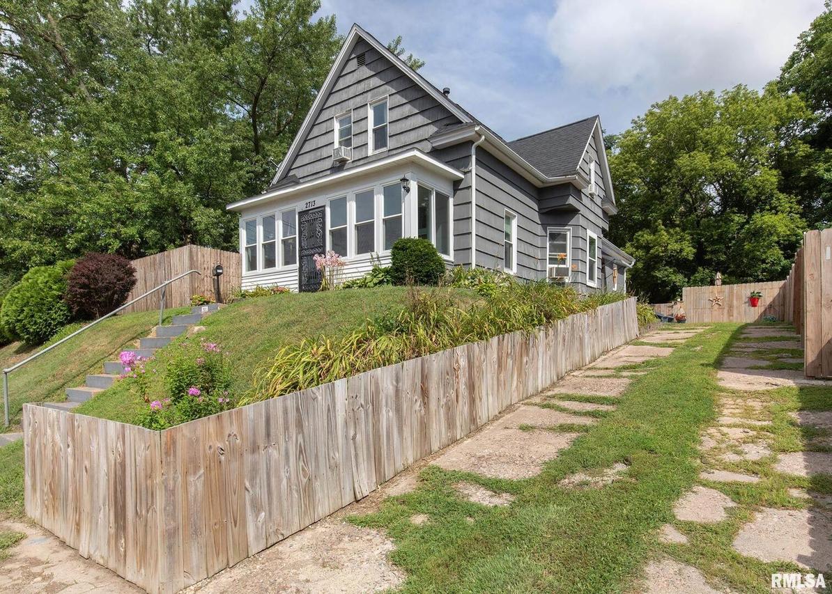 2713 13th Ave., Rock Island, IL 61201