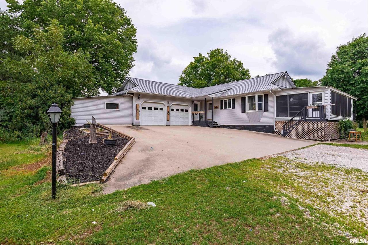 701 Adams St., Keithsburg, IL 61442