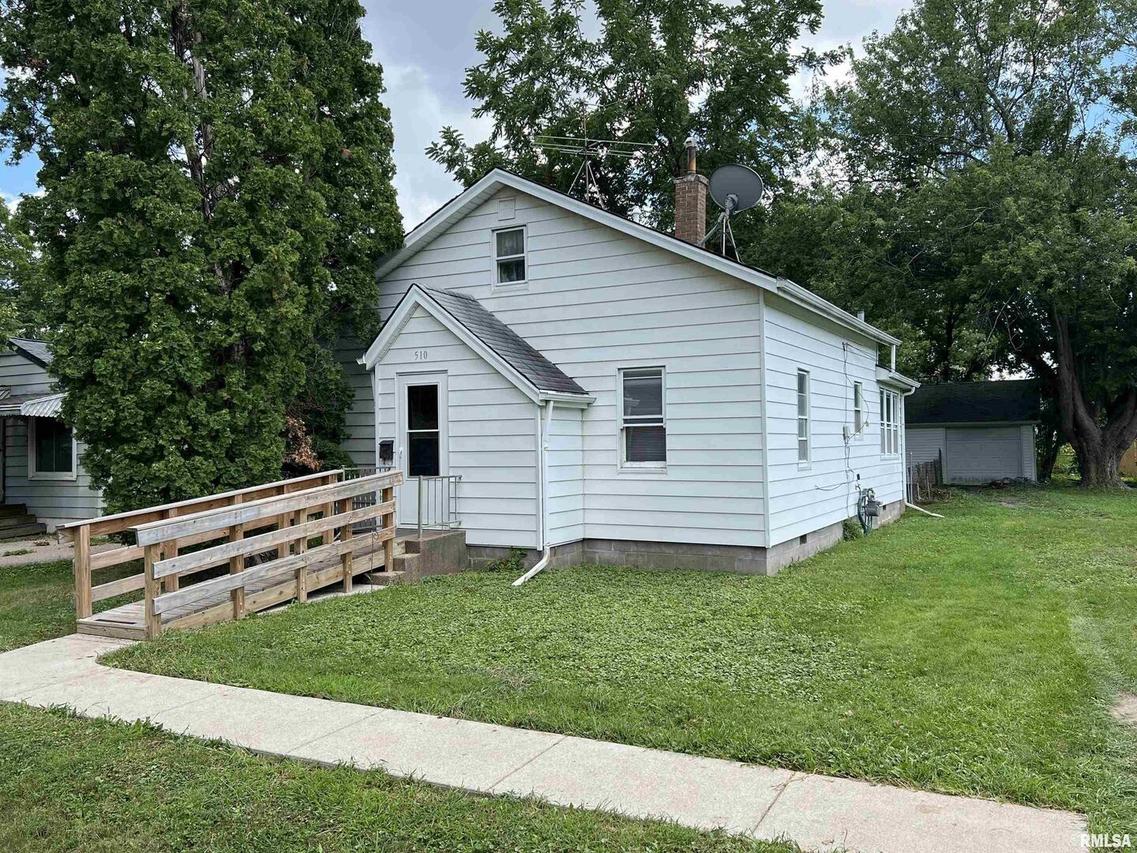 510 29th Ave., Moline, IL 61265