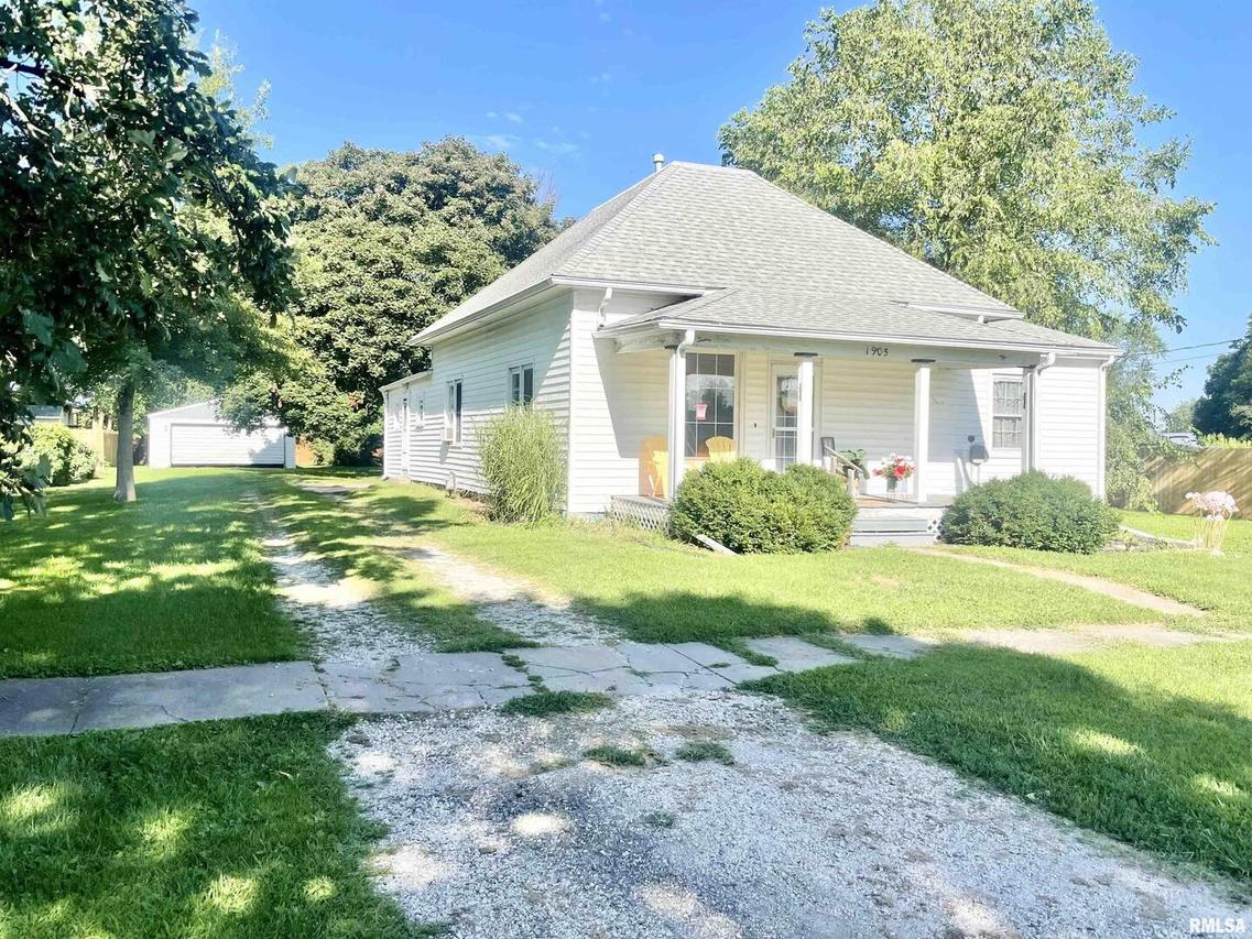 1905 11th St., Viola, IL 61486