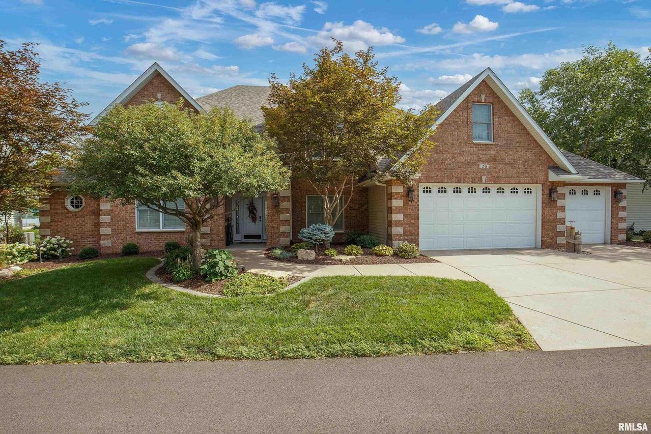 26 Villa Dr., Hampton, IL 61256