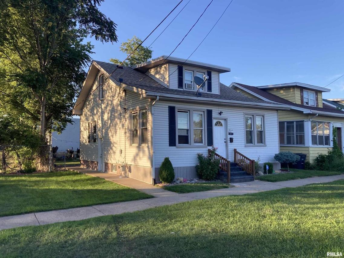 815 5th Ave., Rock Island, IL 61201