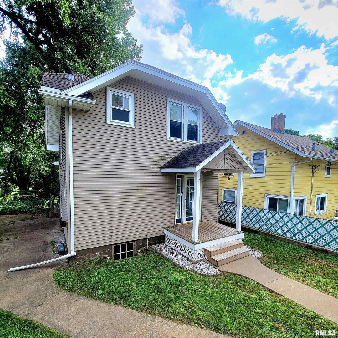 2419 12th Ave., Moline, IL 61265