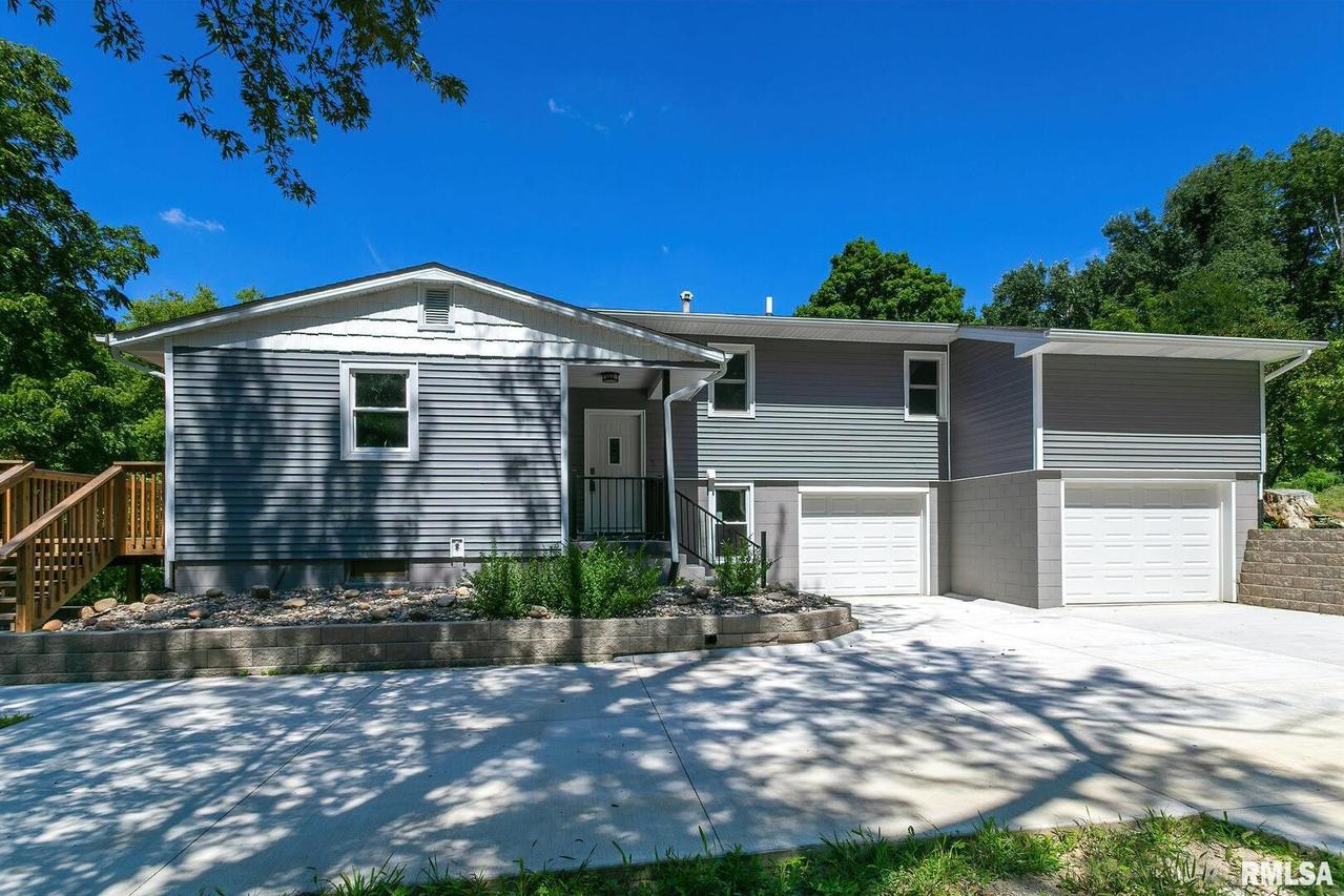 3224 11th St., Moline, IL 61265