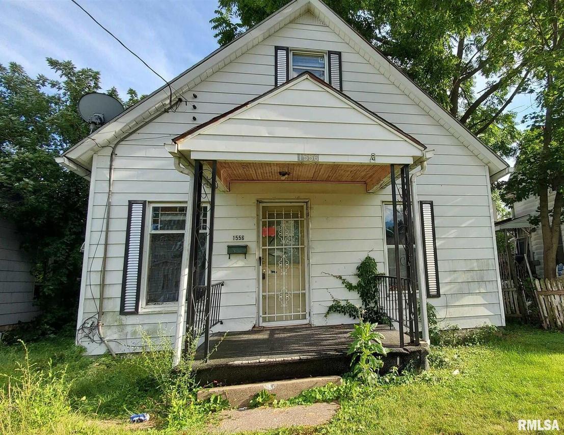1556 29th Ave., Moline, IL 61265