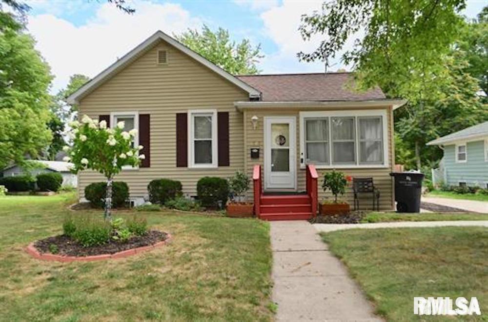 2005 17th St., Rock Island, IL 61201