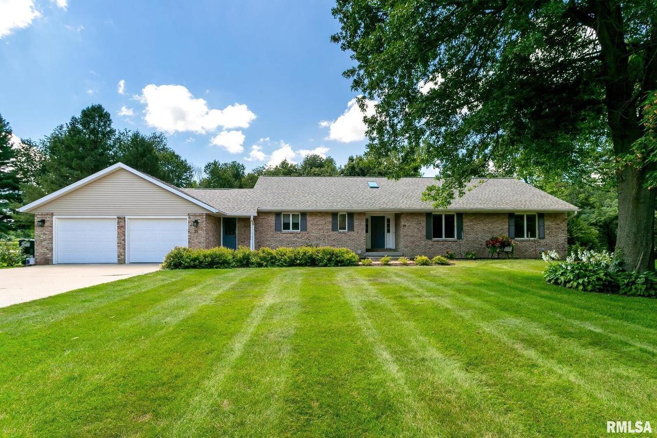 31 Timber Ridge Dr., Coal Valley, IL 61240