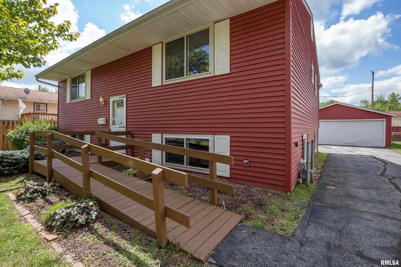 4918 49 Ave., Moline, IL 61265