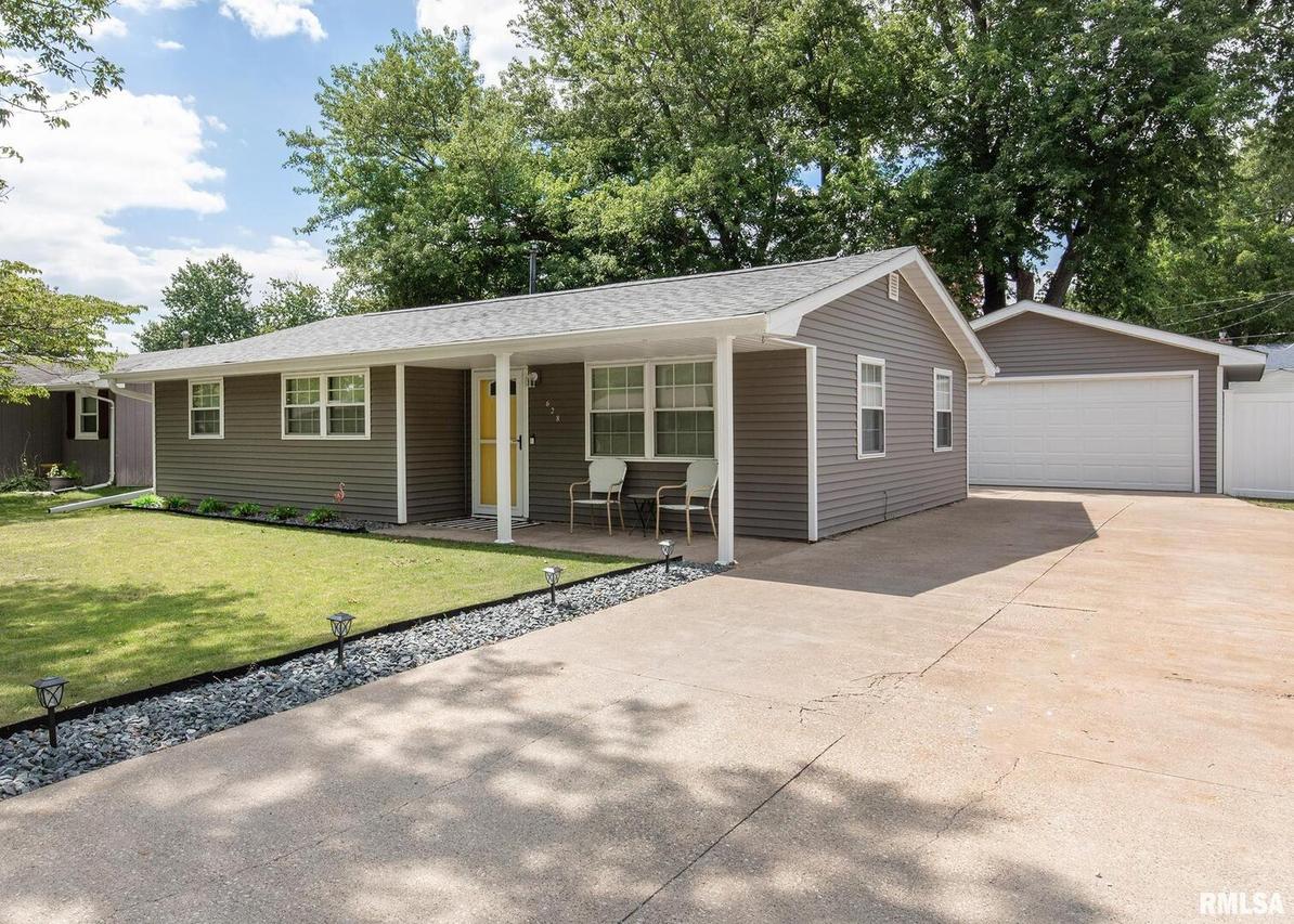 628 13th Ave., Hampton, IL 61256