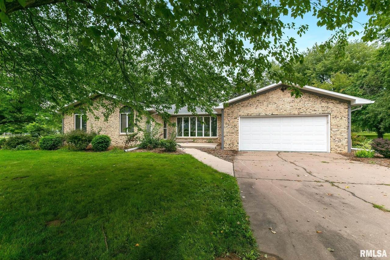 101 Rustic Lake Dr., Colona, IL 61241