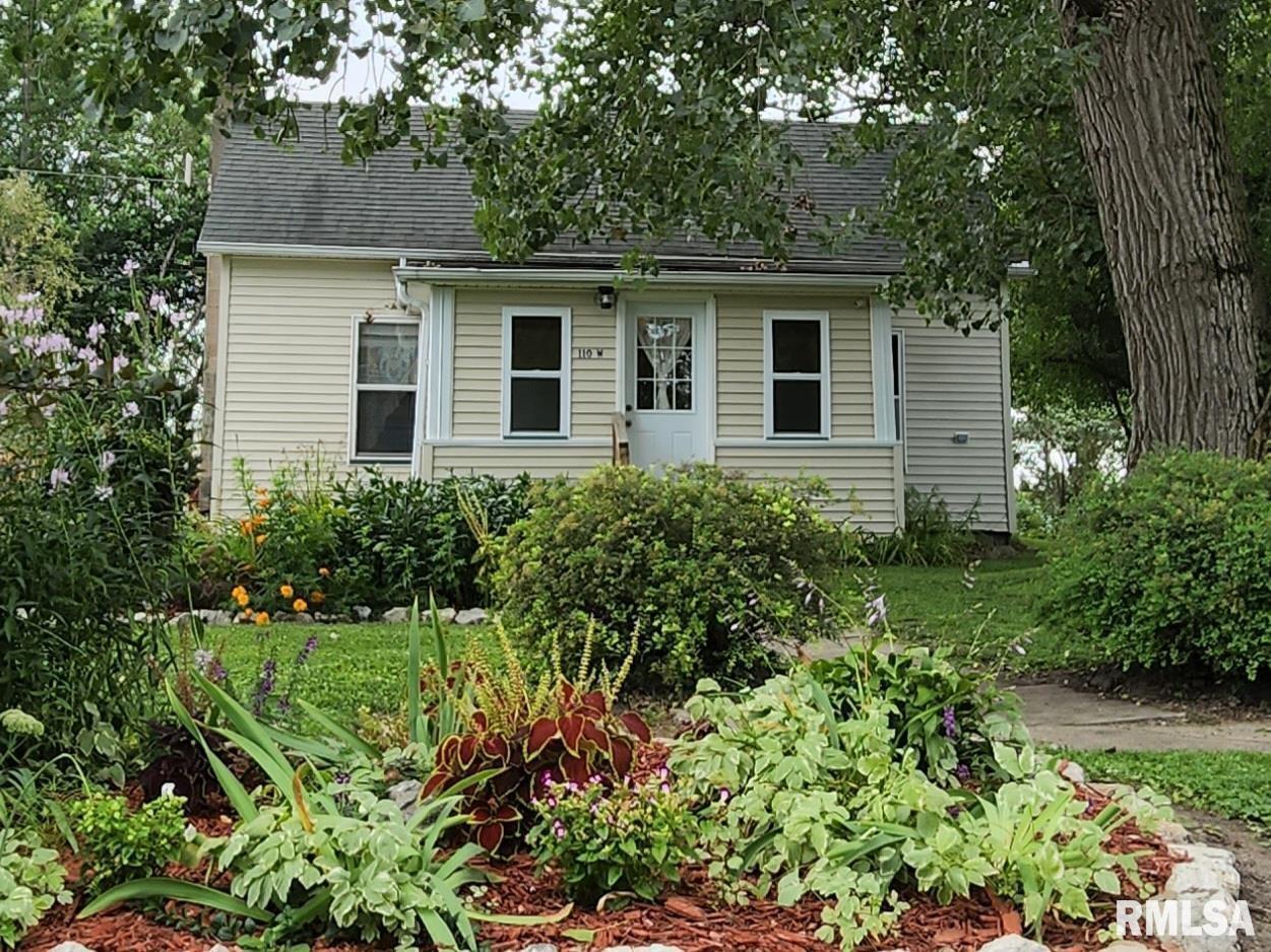 110 W Jackson St., Joy, IL 61260