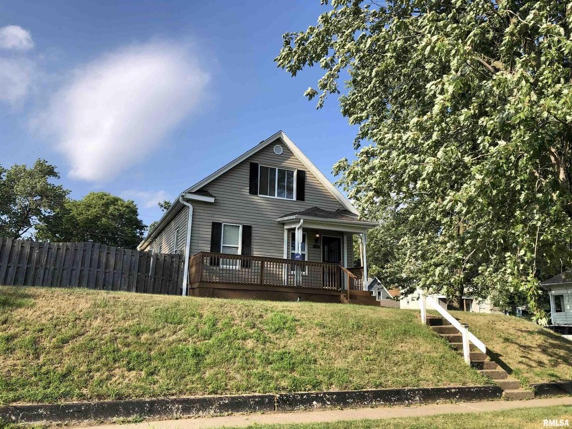 931 15th Ave., Rock Island, IL 61201
