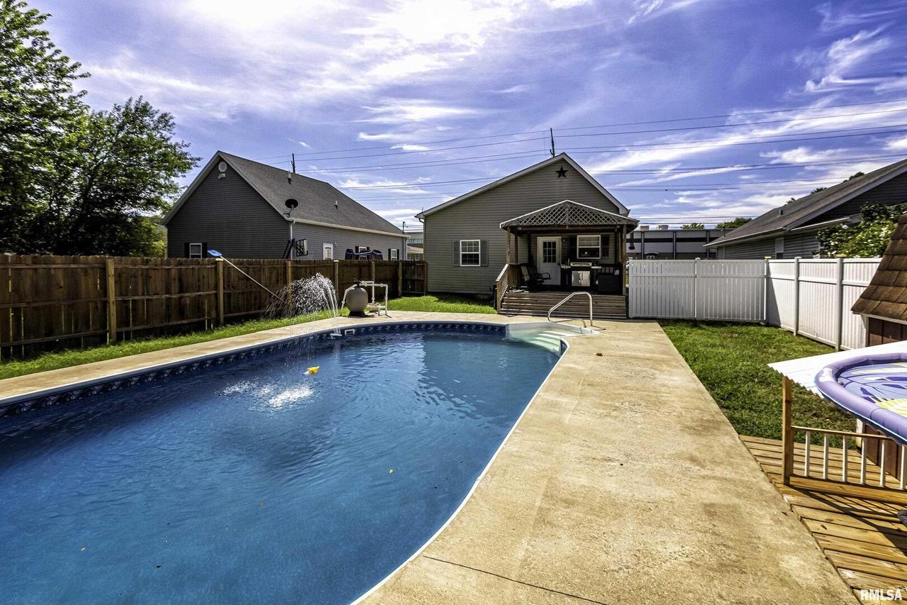 511 E Herrin St., Herrin, IL 62948