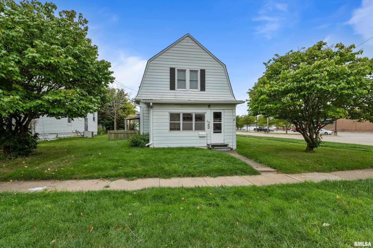 702 18th Ave. #A, Moline, IL 61265