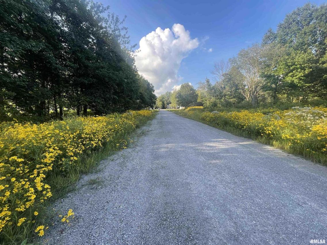 000 Blake Dr., Carterville, IL 62918