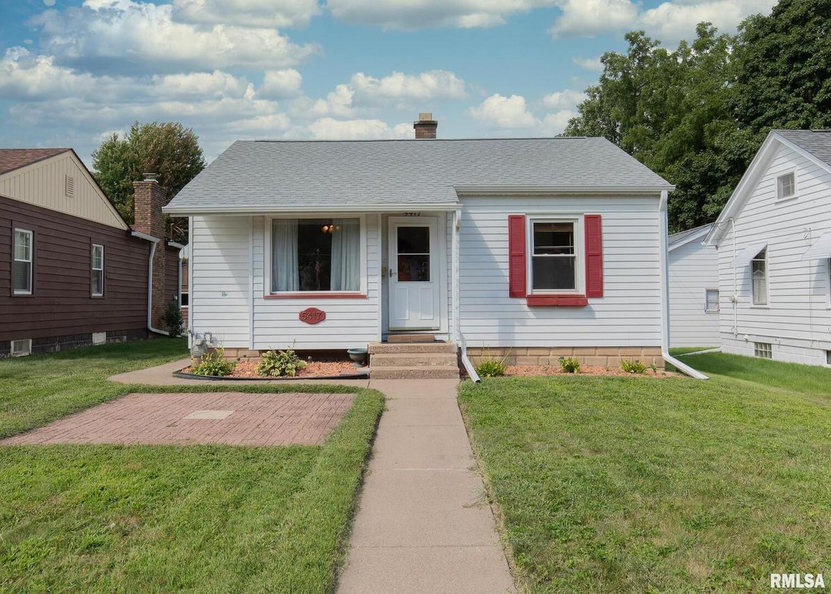 5417 7th Ave., Moline, IL 61265