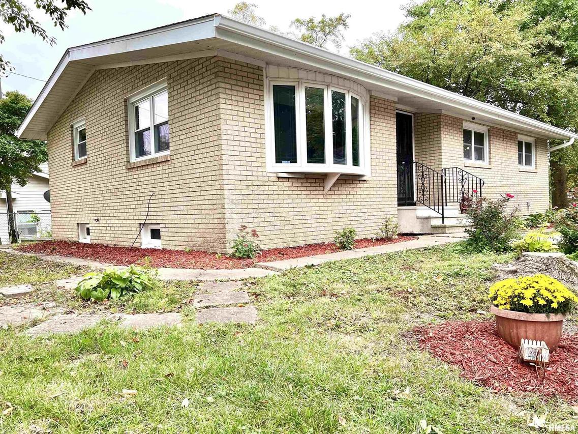 4639 11th St., East Moline, IL 61244