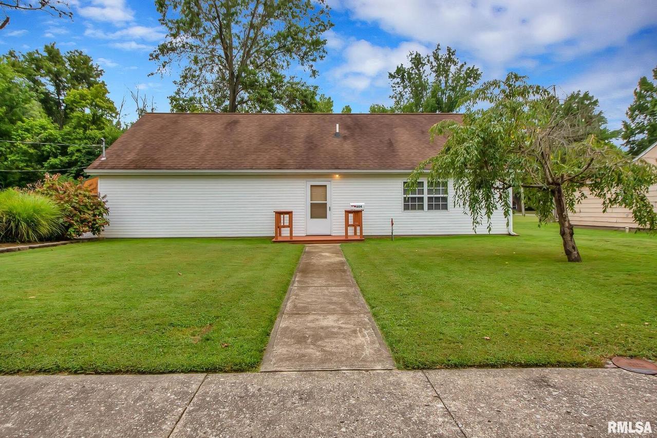 604 E Cleveland St., West Frankfort, IL 62896