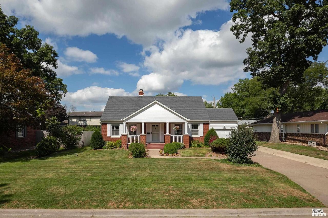 2745 30th Ave., Rock Island, IL 61201