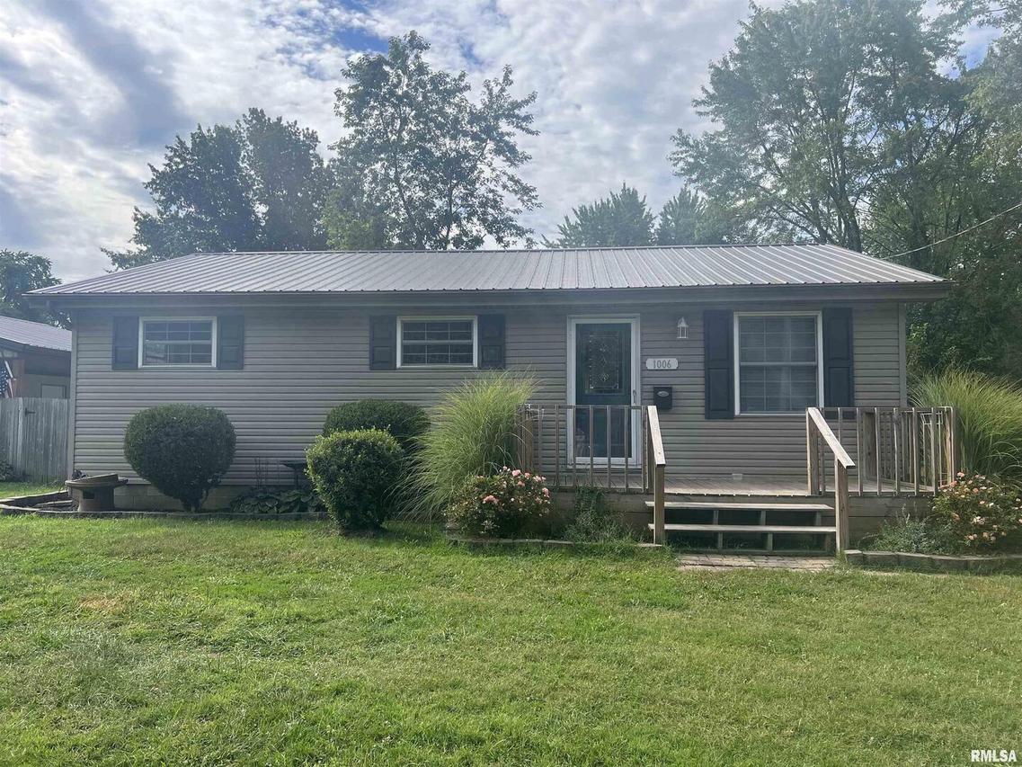 1006 Diamond St., Benton, IL 62812