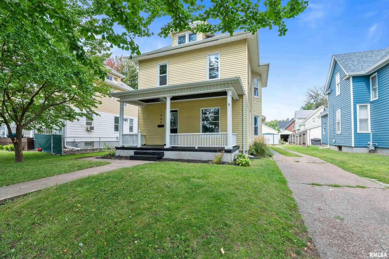 735 18th Ave. #A, Moline, IL 61265