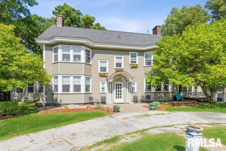 1100 13th St., Moline, IL 61265