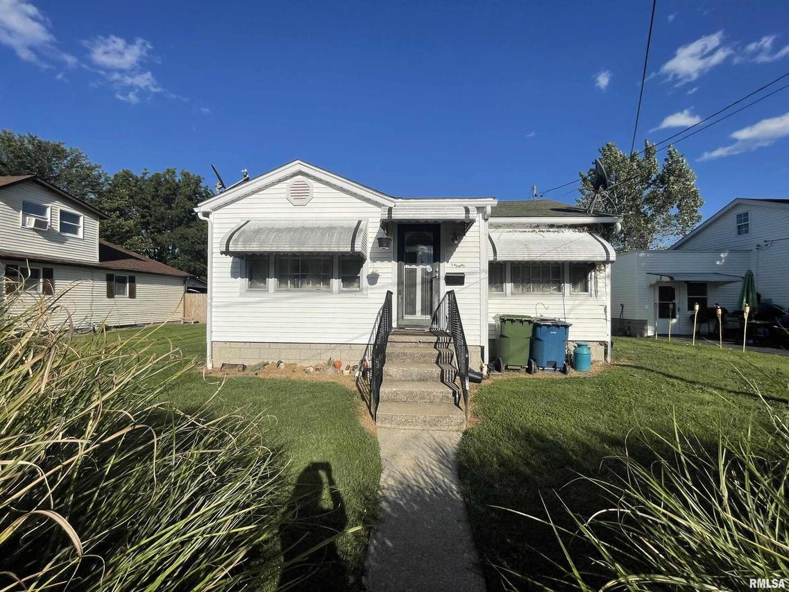 1305 Davis Ave., Johnston City, IL 62951