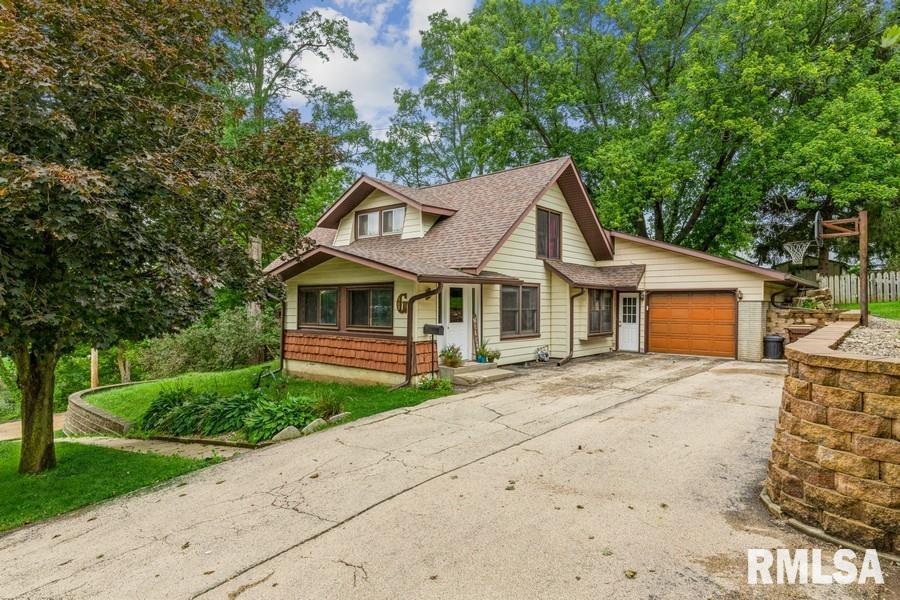 107 W Center St., Mt Carroll, IL 61053