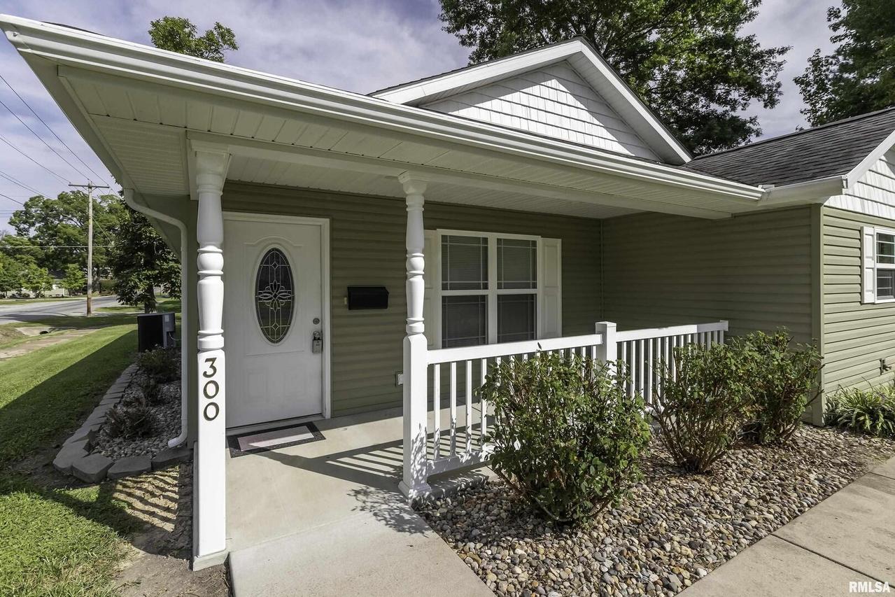 300 S 18th St., Herrin, IL 62948