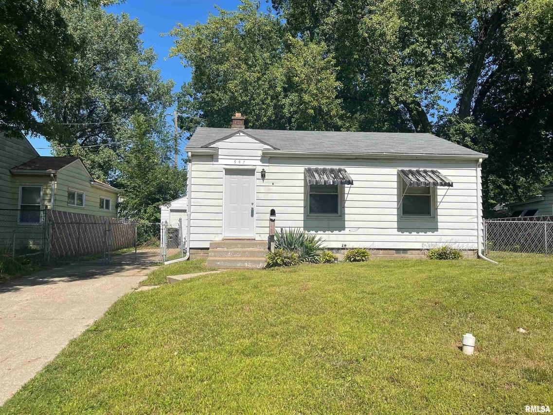 907 24th Ave., Rock Island, IL 61201