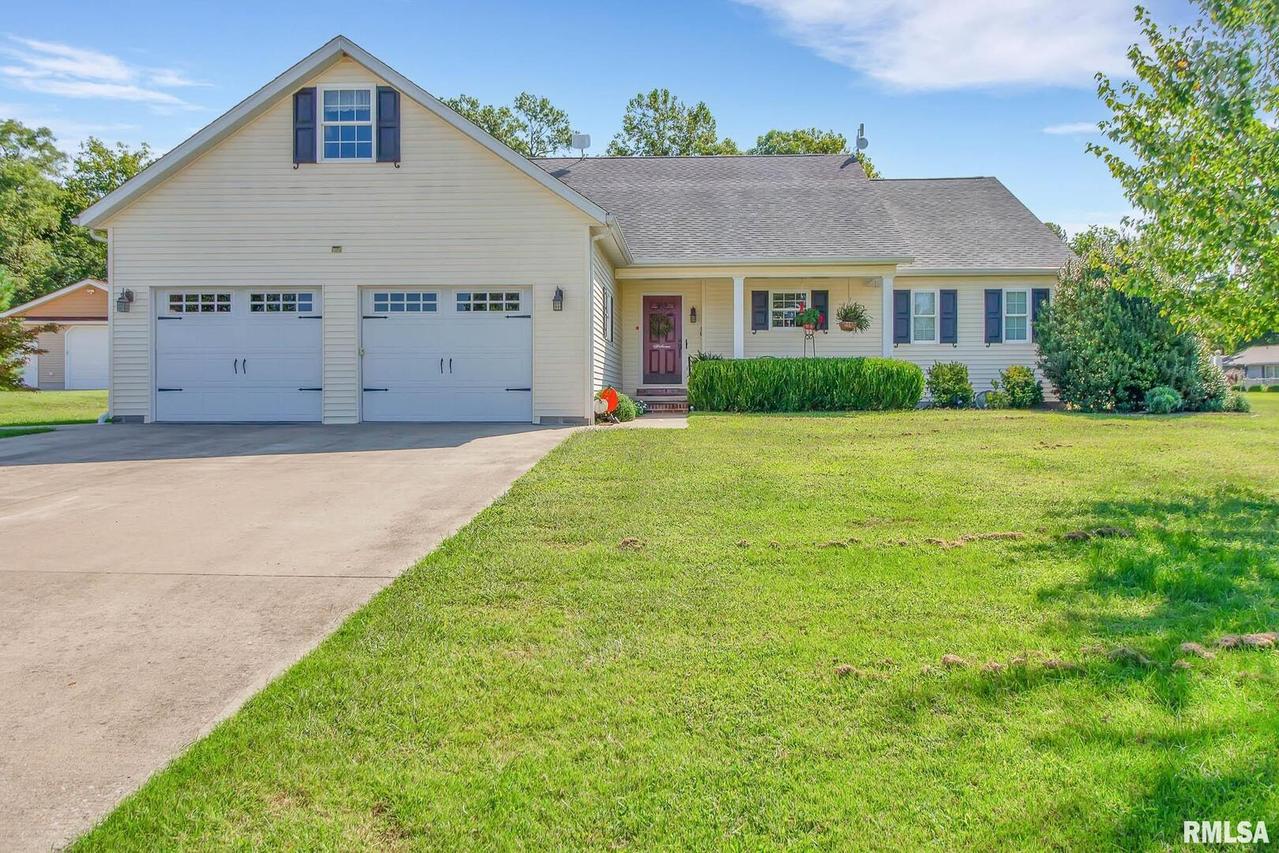 5886 Willow Springs Dr., Marion, IL 62959