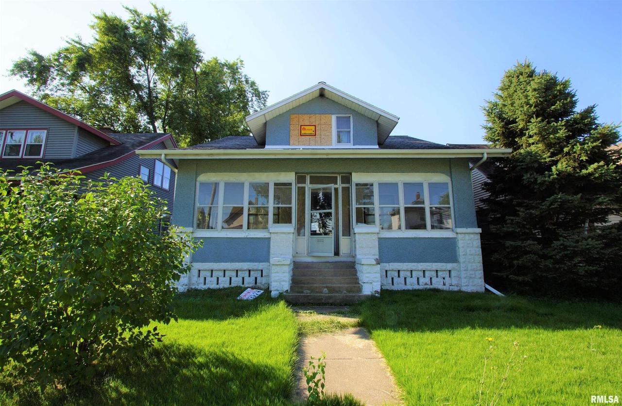 428 19th Ave., Moline, IL 61265