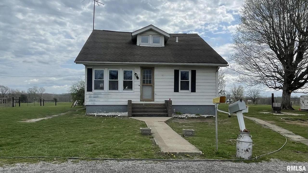 175 Railroad St., Buncombe, IL 62915