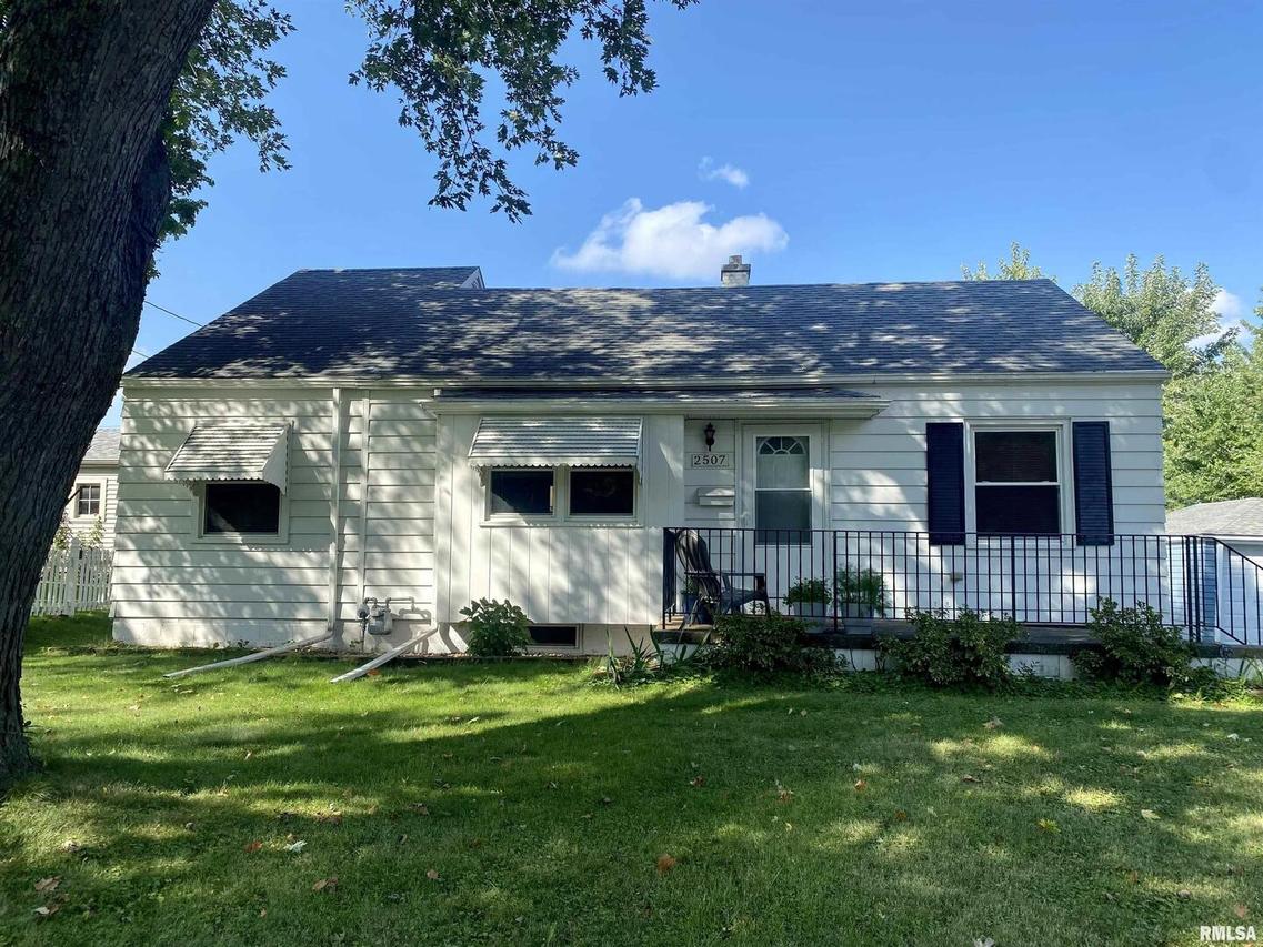 2507 33rd Ave., Rock Island, IL 61201