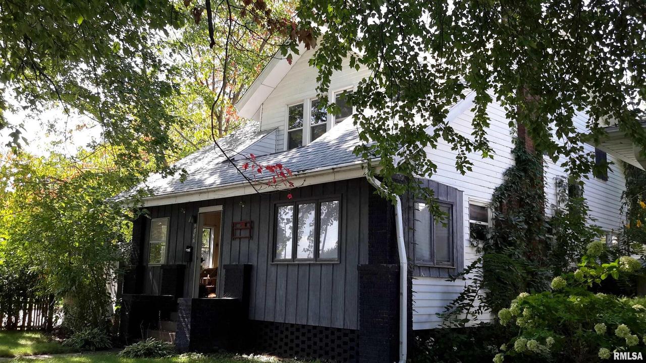 2137 15th St. #A, Moline, IL 61265