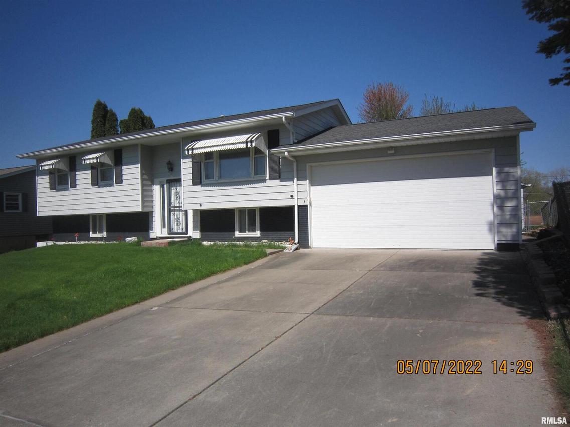 8119 10th St., Rock Island, IL 61201