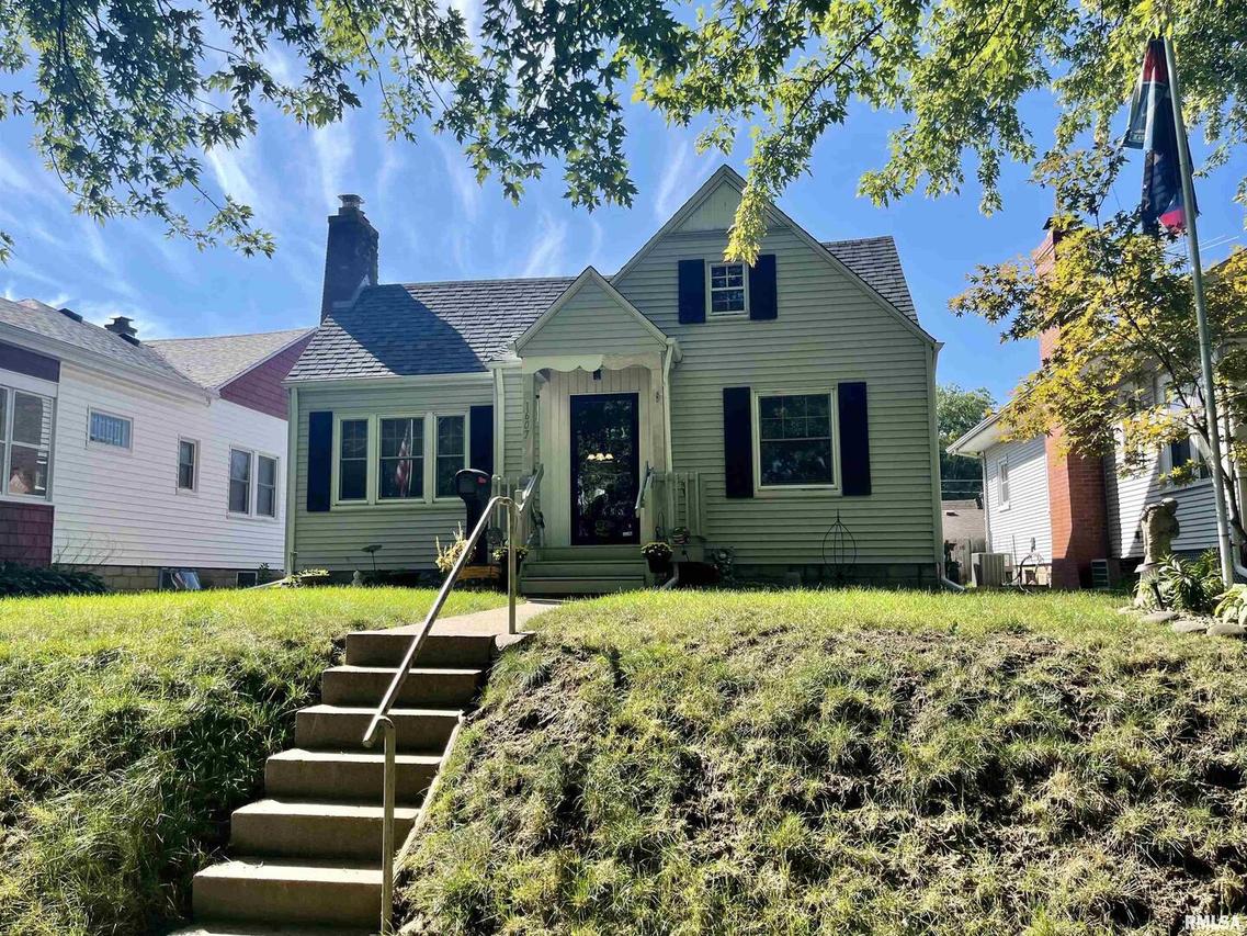 1607 18th St. #C, Moline, IL 61265